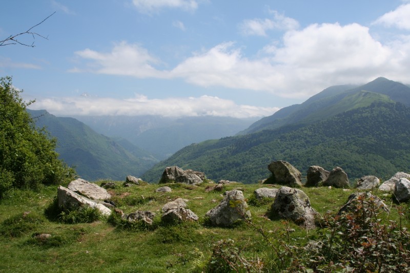 Cromlechs du plateau du Bénou - © OT Laruns Artouste plateau-du-benou-cromlechs-ot-laruns-1-1956